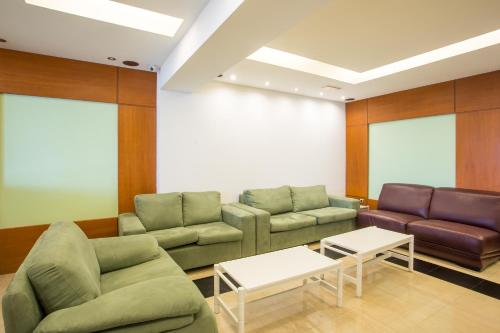 Hotel Africa - image 3