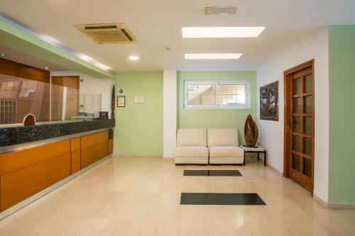 Hotel Africa - image 9