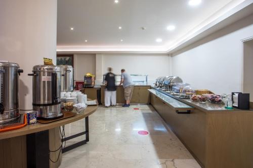 Hotel Africa - image 8