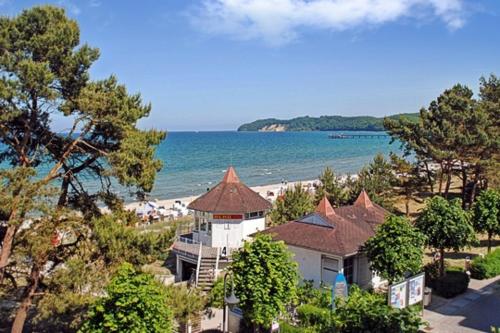 View, Strandvilla Aegir mit Ostseeblick und Strandkorb am Strand in Ostseebad Binz