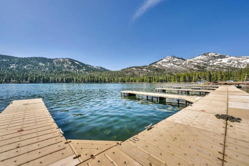 Lovely Studio w/Kitchen and Partial Lake View #122 at Donner Lake Village - image 4