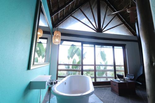 露天浴池, Bali at Scenic Haven Lodge in Hartbeespoort in 哈特比斯普特