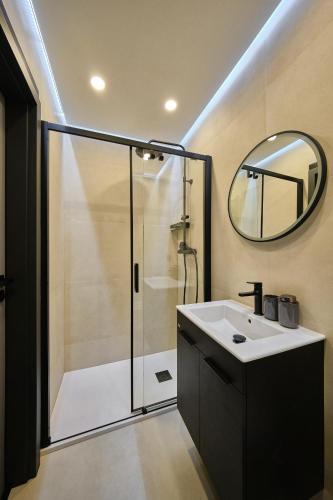 Shower, Apartman u Lipna-Frymburk 5 in Frymburk