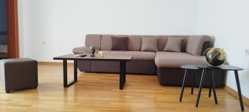 Tamaris apartments Risan in ริซาน