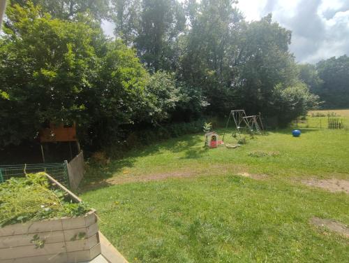 Maison dans la nature entre lacs et montagnes in Lyaud