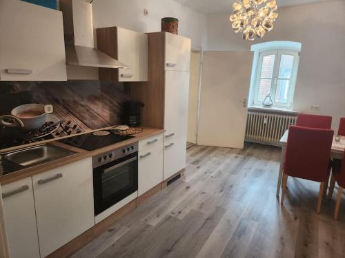 ห้องครัว, TOR STAY - Charmante 2 Zimmer Apartment in อันสบัค