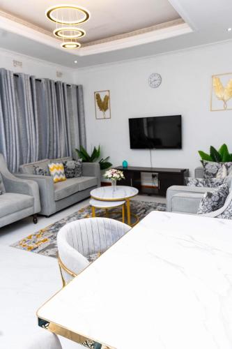 Emat Guesthouse - image 4
