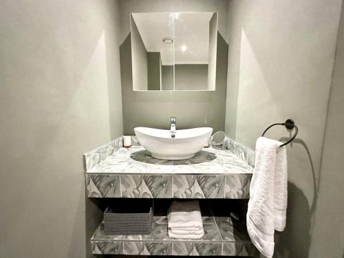 City Vista Views & Light Sparkle