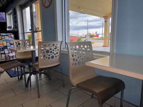 Food and beverages, Howard Johnson by Wyndham Galveston in Galveston (TX)