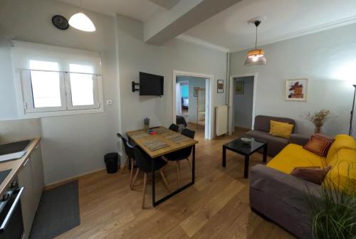 Comfortable apt, next to Archeological museum! - Tap to explore photos