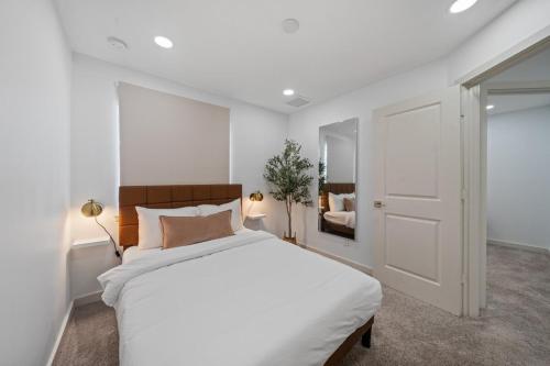 4-bed Wpb Home Near 95,airport,dt & Beaches in West Palm Beach, USA