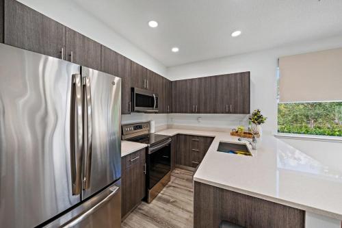 4-bed Wpb Home Near 95, Airport, Dt & Beaches in West Palm Beach, USA