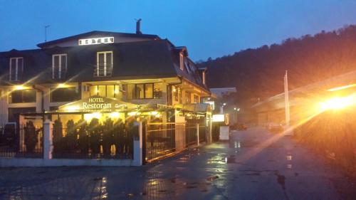 Hotel Topcider – Belgrade, NY