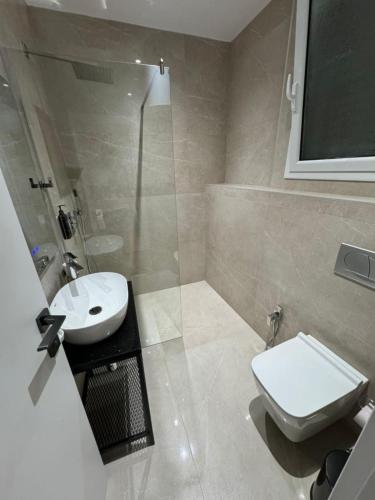 Double or Twin Room image 7