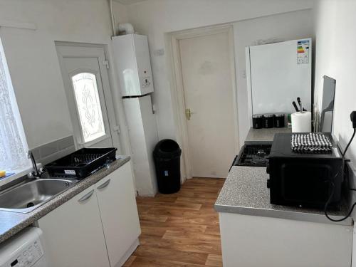 Konyha, Zinoc Delight, free parking, at City centre, close to the sea & lovely places in Blyth