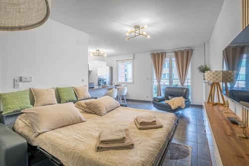 Spacieux - 4 pers' - Balcon - 2 lits - Parking in Woippy
