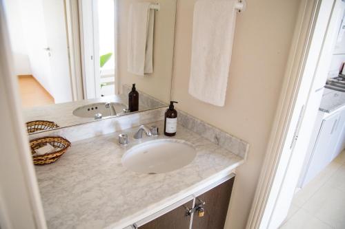 One-Bedroom Apartment image 10