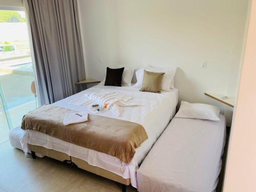 Deluxe Quadruple Room image 6
