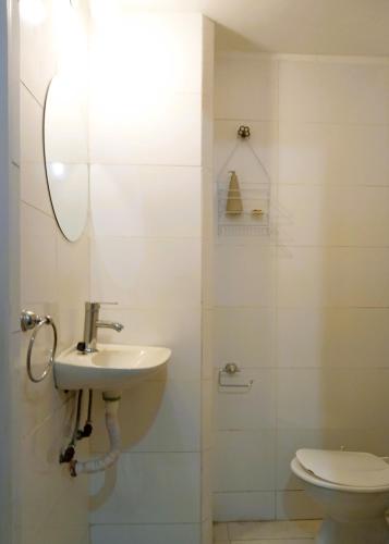 One-Bedroom Apartment image 10