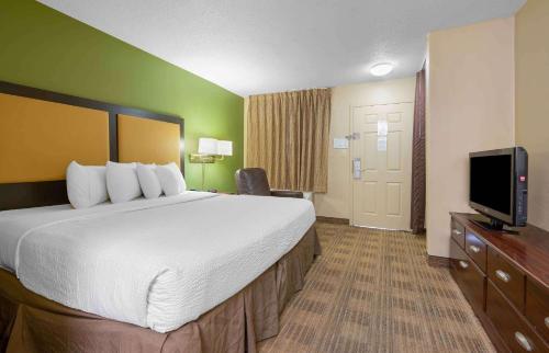 1 queen bed