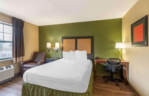 Extended Stay America Suites - Chicago - Woodfield Mall in Schaumburg, USA