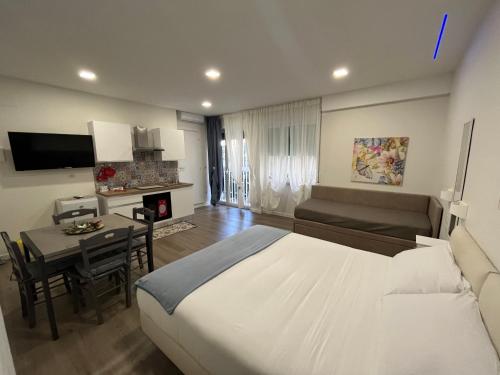 F Rooms Napoli Via Sementini, Naples