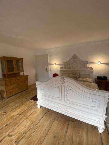 Schlosstaverne Sighartstein Familienzimmer in 紐馬克特岩華萊西