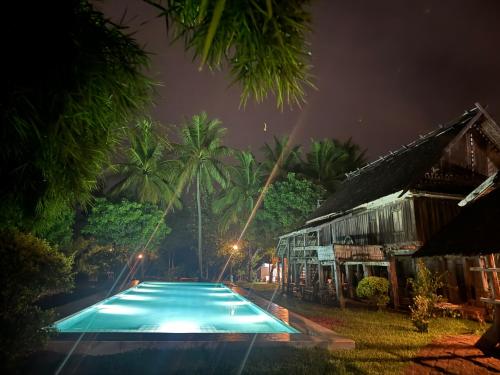 スイミングプール, On The Mekong Resort in リバーフロント