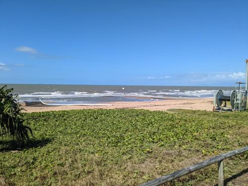 Home at the beach in Ingham in Forrest Beach