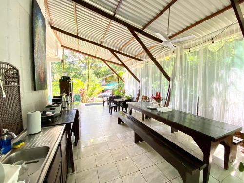 Ballena Dorada Lodge in 曼努爾安東尼奧