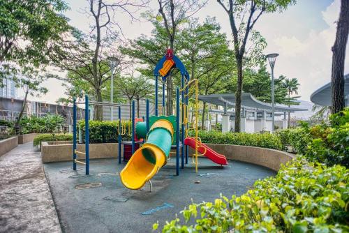 Tropics Condo near TTDI Train Station