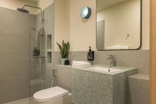 2 bedrooms, 3 beds