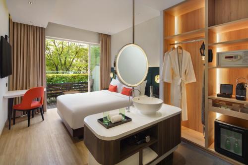 room detail thumbnail 1