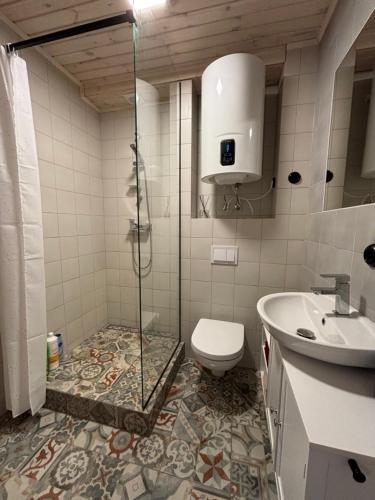 Kamar Mandi, Cozy city apartments in Roja with free parking in Roja
