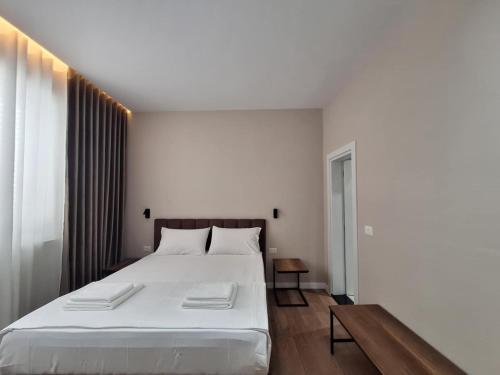 Double Room with Private Bathroom image 5