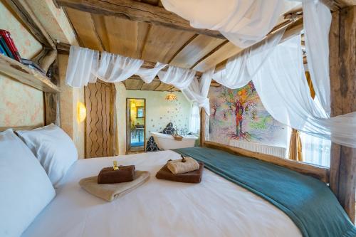 Viewtopia The Secret Land Viewtopia The Secret Land