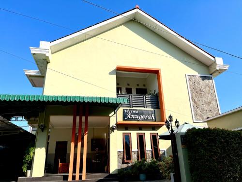 ทางเข้า, Wisma Anugerah Redpartner Near Masjid Zayed Solo near สวนบาเลกัมบัง