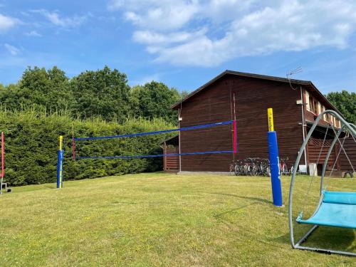 Spēļu laukums, Apartamenty na klifie in Poddabie