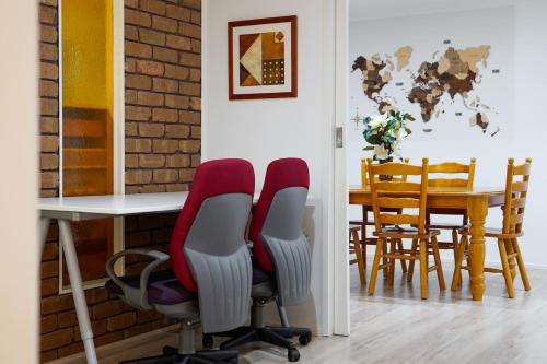 Tree-Lined Donvale Nature Family Getaway in Mitcham