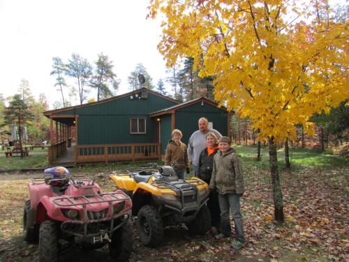 Best Bear Lodge in Irons, USA