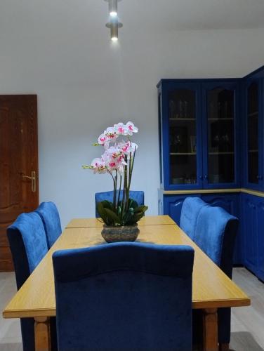 Three-Bedroom Villa image 8