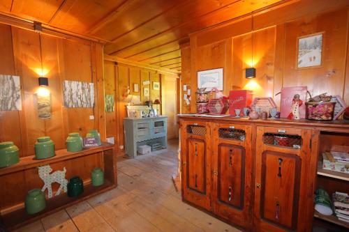 A szálláshely kívülről, La Reine des Prés (La Reine des Pres) in Rossiniere