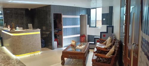 Hotel Assembly photo 4