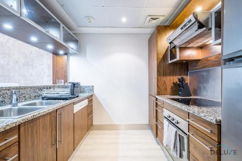 Stylish 1BR Apartment in Al Sahab 2, Dubai Marina by Deluxe Holiday Homes, Dubaï (photo 3)