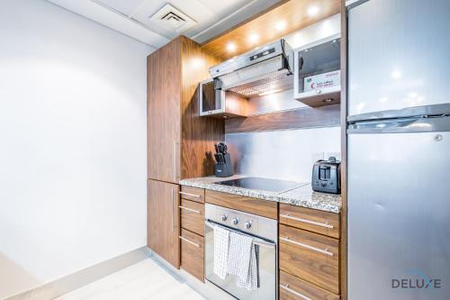 Stylish 1BR Apartment in Al Sahab 2, Dubai Marina by Deluxe Holiday Homes, Dubaï (photo 10)