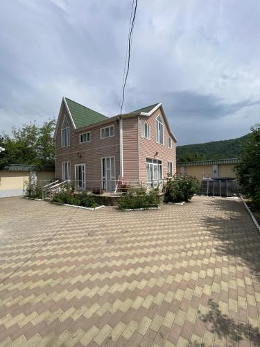 Riverside House Quba