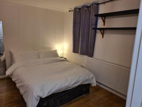 A 4 bedroom house closer to central London - main image