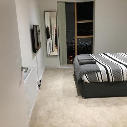 London Dream Apartment - City Chic Retreat - image 10