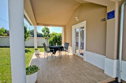 Ema Holiday Home in Muntic