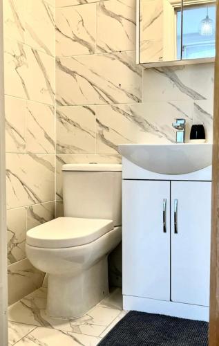 Cozy City Apartment in London - image 2